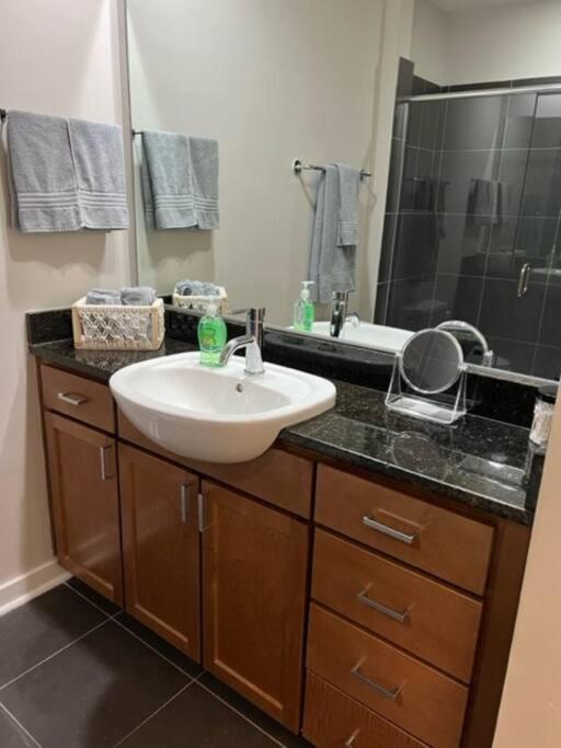 Townhouse In Uptown King Bed-Wi-Fi-Free Parking-Pool Apartment Charlotte Exterior foto