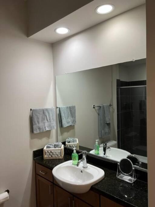 Townhouse In Uptown King Bed-Wi-Fi-Free Parking-Pool Apartment Charlotte Exterior foto
