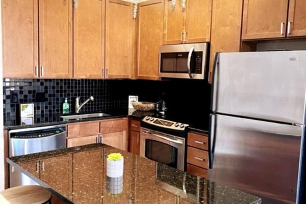 Townhouse In Uptown King Bed-Wi-Fi-Free Parking-Pool Apartment Charlotte Exterior foto